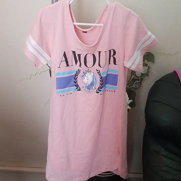 Shirt - Picture 1 of 3